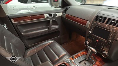 Lot 720 - 2006 VOLKSWAGEN TOUAREG V10 TDI AUTO