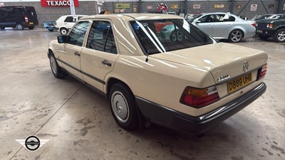 Lot 880 - 1986 MERCEDES 260 E AUTO
