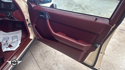 Lot 880 - 1986 MERCEDES 260 E AUTO
