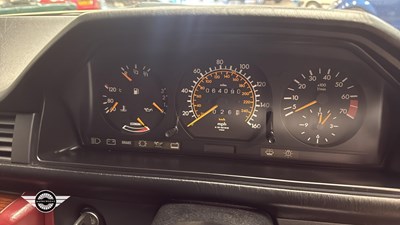 Lot 880 - 1986 MERCEDES 260 E AUTO