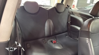 Lot 562 - 2004 MINI ONE
