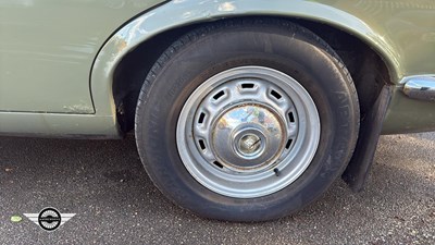 Lot 722 - 1975 JAGUAR XJ 3.4 AUTO