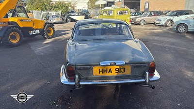 Lot 722 - 1975 JAGUAR XJ 3.4 AUTO