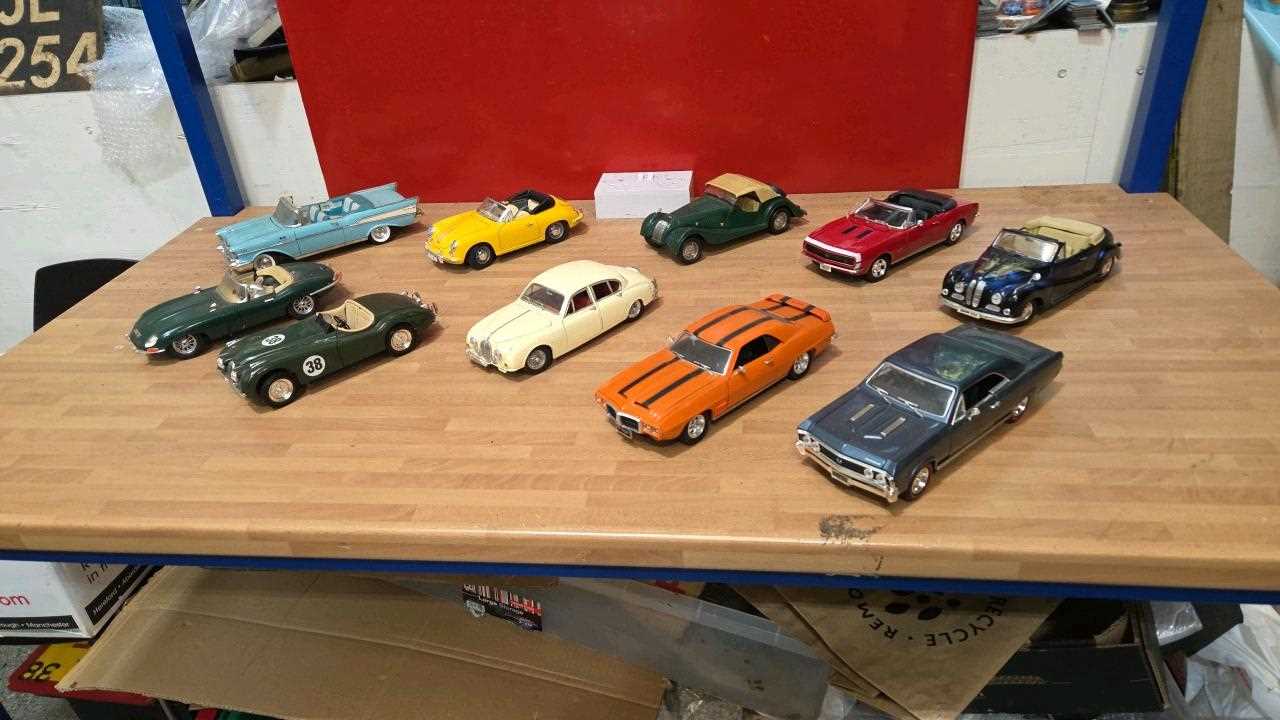 Lot 79 - SELECTION OF 1/24 & 1/18 SCALE MODEL CARS