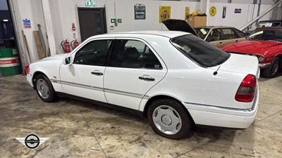 Lot 172 - 1996 MERCEDES C220 ELEGANCE DIESEL A
