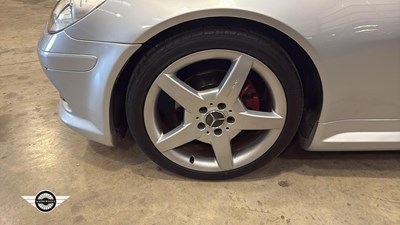 Lot 42 - 2005 MERCEDES SLK280 AUTO