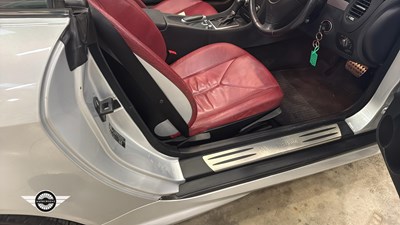 Lot 42 - 2005 MERCEDES SLK280 AUTO