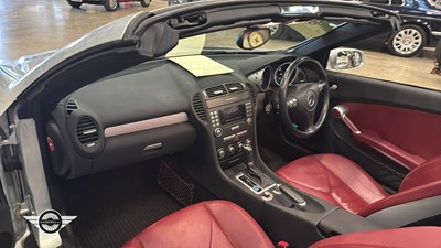Lot 42 - 2005 MERCEDES SLK280 AUTO