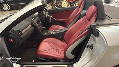 Lot 42 - 2005 MERCEDES SLK280 AUTO