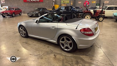 Lot 42 - 2005 MERCEDES SLK280 AUTO