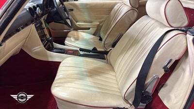Lot 860 - 1980 MERCEDES 350 SL AUTO