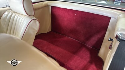 Lot 860 - 1980 MERCEDES 350 SL AUTO