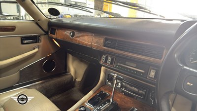 Lot 46 - 1989 JAGUAR XJS HE AUTO