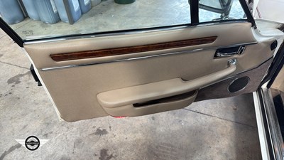 Lot 46 - 1989 JAGUAR XJS HE AUTO