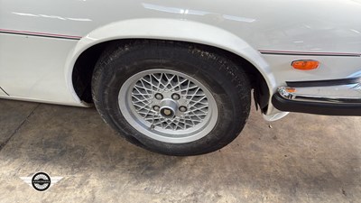 Lot 46 - 1989 JAGUAR XJS HE AUTO