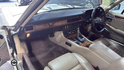 Lot 46 - 1989 JAGUAR XJS HE AUTO