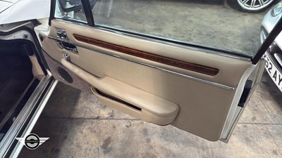 Lot 46 - 1989 JAGUAR XJS HE AUTO