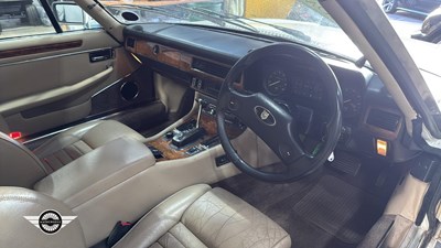 Lot 46 - 1989 JAGUAR XJS HE AUTO