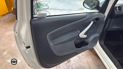 Lot 750 - 2010 FORD KA ZETEC