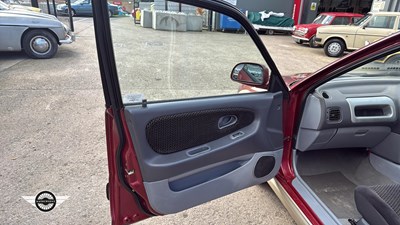 Lot 584 - 2005 PROTON JUMBUCK GLS