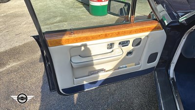 Lot 886 - 1993 BENTLEY TURBO R AUTO