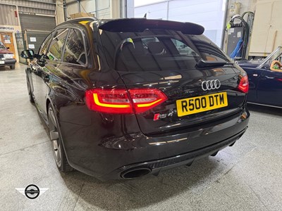 Lot 527 - 2014 AUDI RS4 FSI QUATTRO AUTO