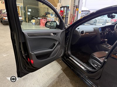 Lot 527 - 2014 AUDI RS4 FSI QUATTRO AUTO