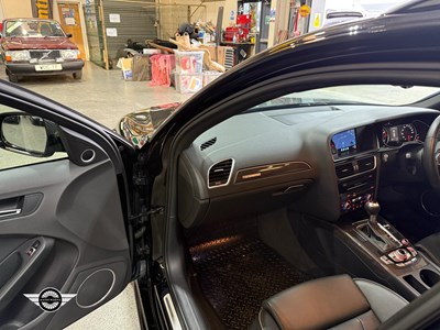 Lot 527 - 2014 AUDI RS4 FSI QUATTRO AUTO
