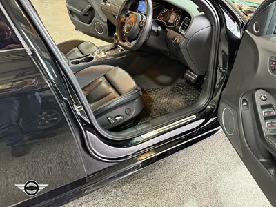 Lot 527 - 2014 AUDI RS4 FSI QUATTRO AUTO