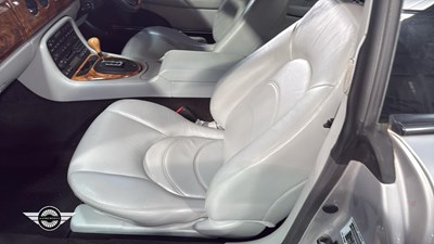 Lot 668 - 2002 JAGUAR XK8 COUPE AUTO