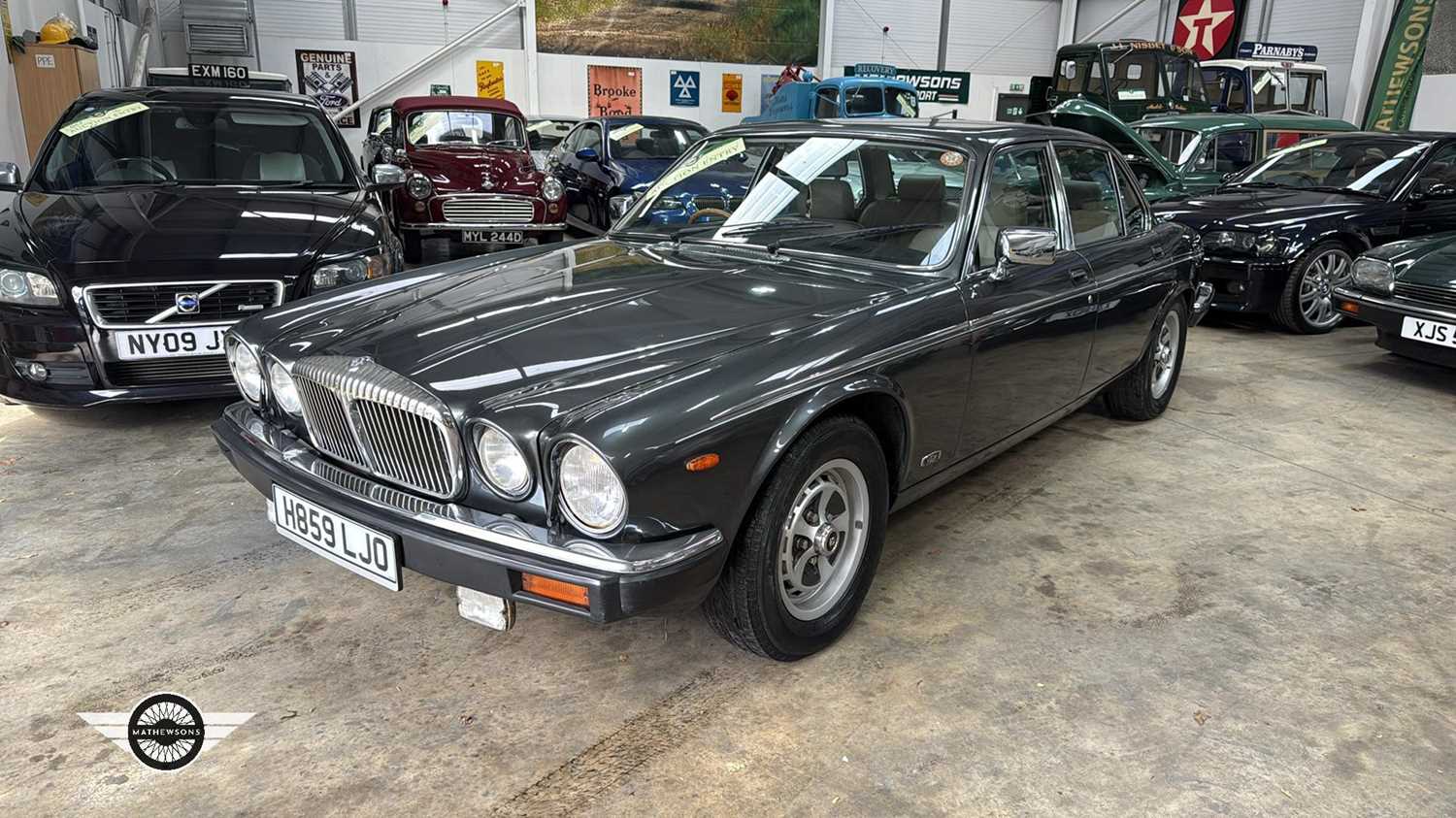 Lot 888 - 1991 DAIMLER DOUBLE SIX AUTO