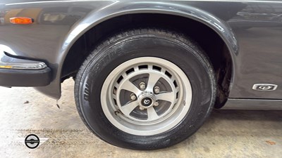 Lot 888 - 1991 DAIMLER DOUBLE SIX AUTO