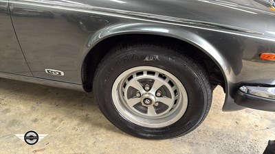 Lot 888 - 1991 DAIMLER DOUBLE SIX AUTO