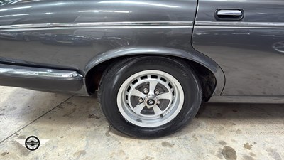 Lot 888 - 1991 DAIMLER DOUBLE SIX AUTO