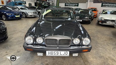 Lot 888 - 1991 DAIMLER DOUBLE SIX AUTO