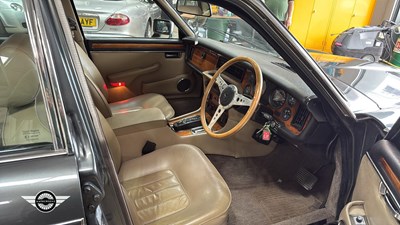 Lot 888 - 1991 DAIMLER DOUBLE SIX AUTO