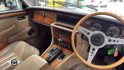 Lot 888 - 1991 DAIMLER DOUBLE SIX AUTO