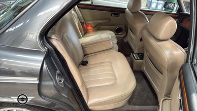 Lot 888 - 1991 DAIMLER DOUBLE SIX AUTO