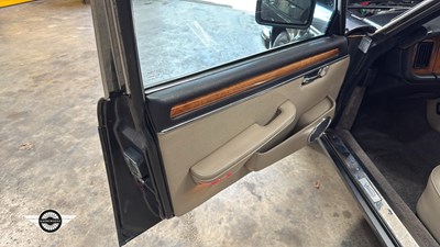 Lot 888 - 1991 DAIMLER DOUBLE SIX AUTO