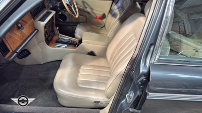 Lot 888 - 1991 DAIMLER DOUBLE SIX AUTO