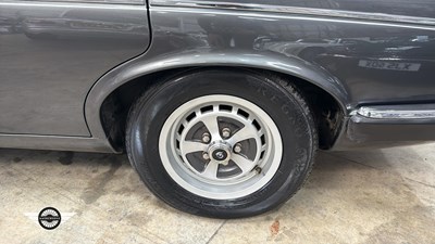 Lot 888 - 1991 DAIMLER DOUBLE SIX AUTO