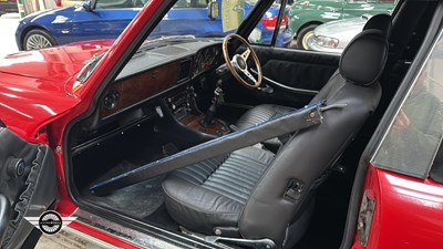Lot 28 - 1974 TRIUMPH STAG AUTO