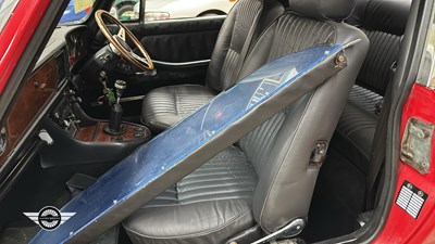 Lot 28 - 1974 TRIUMPH STAG AUTO