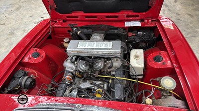 Lot 28 - 1974 TRIUMPH STAG AUTO