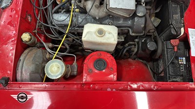 Lot 28 - 1974 TRIUMPH STAG AUTO