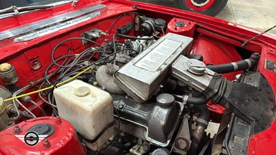 Lot 28 - 1974 TRIUMPH STAG AUTO