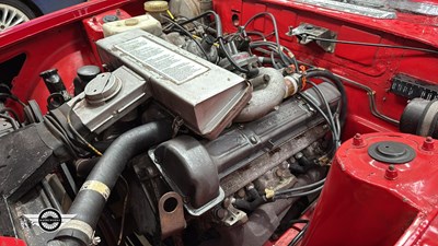 Lot 28 - 1974 TRIUMPH STAG AUTO