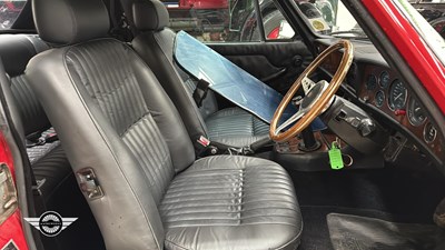 Lot 28 - 1974 TRIUMPH STAG AUTO