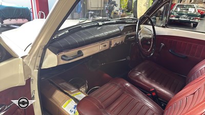 Lot 829 - 1966 VOLVO 132