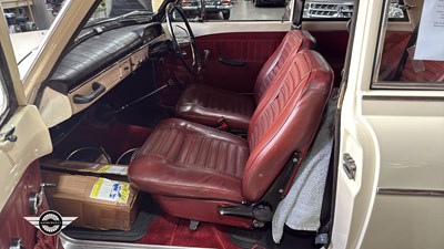 Lot 829 - 1966 VOLVO 132